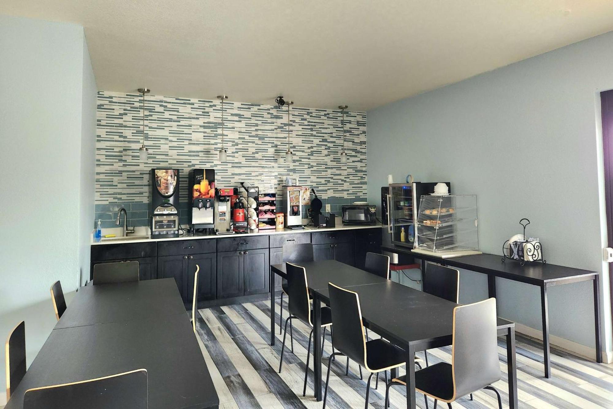 Days Inn By Wyndham Freeport Buitenkant foto