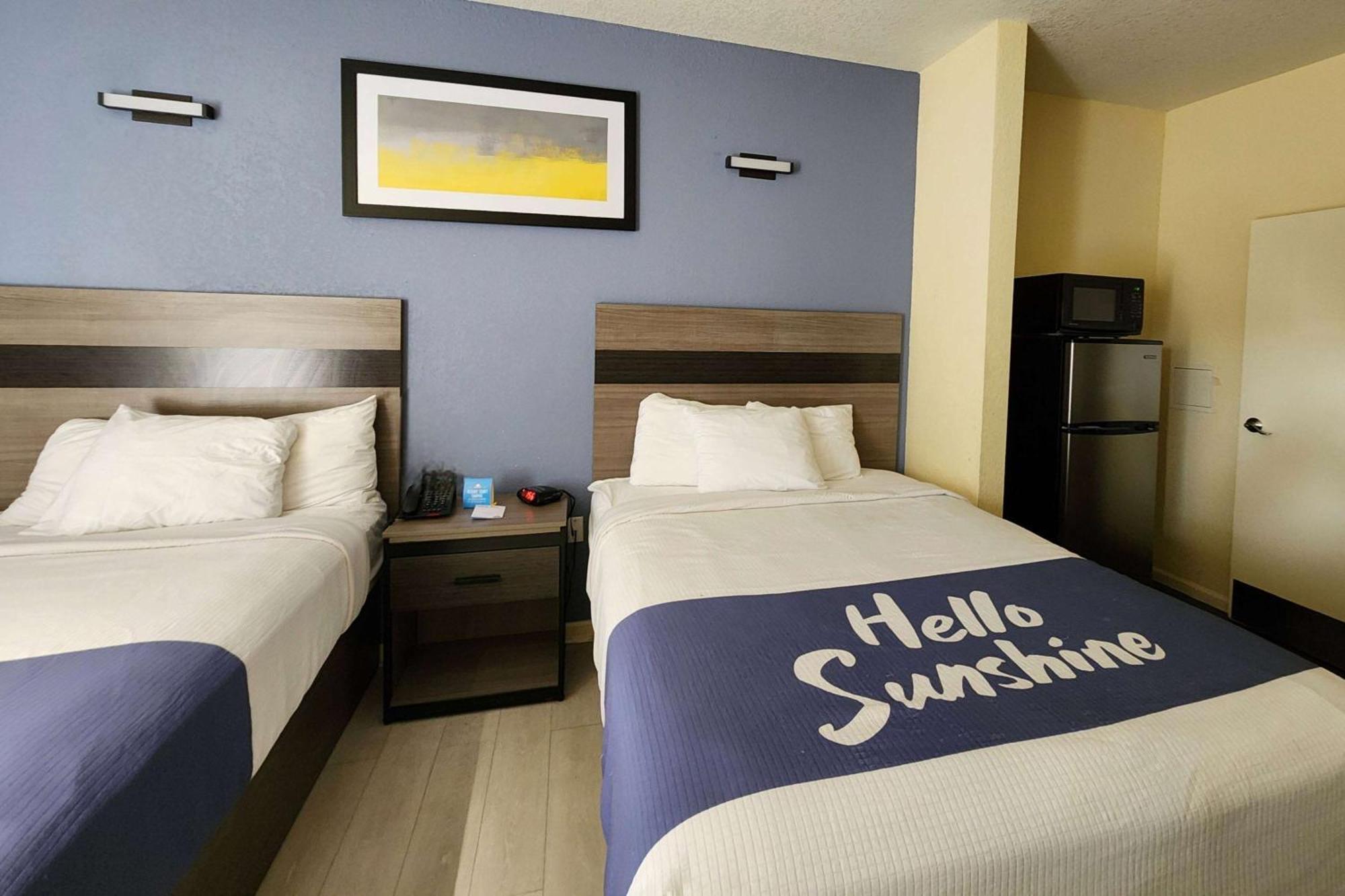 Days Inn By Wyndham Freeport Buitenkant foto