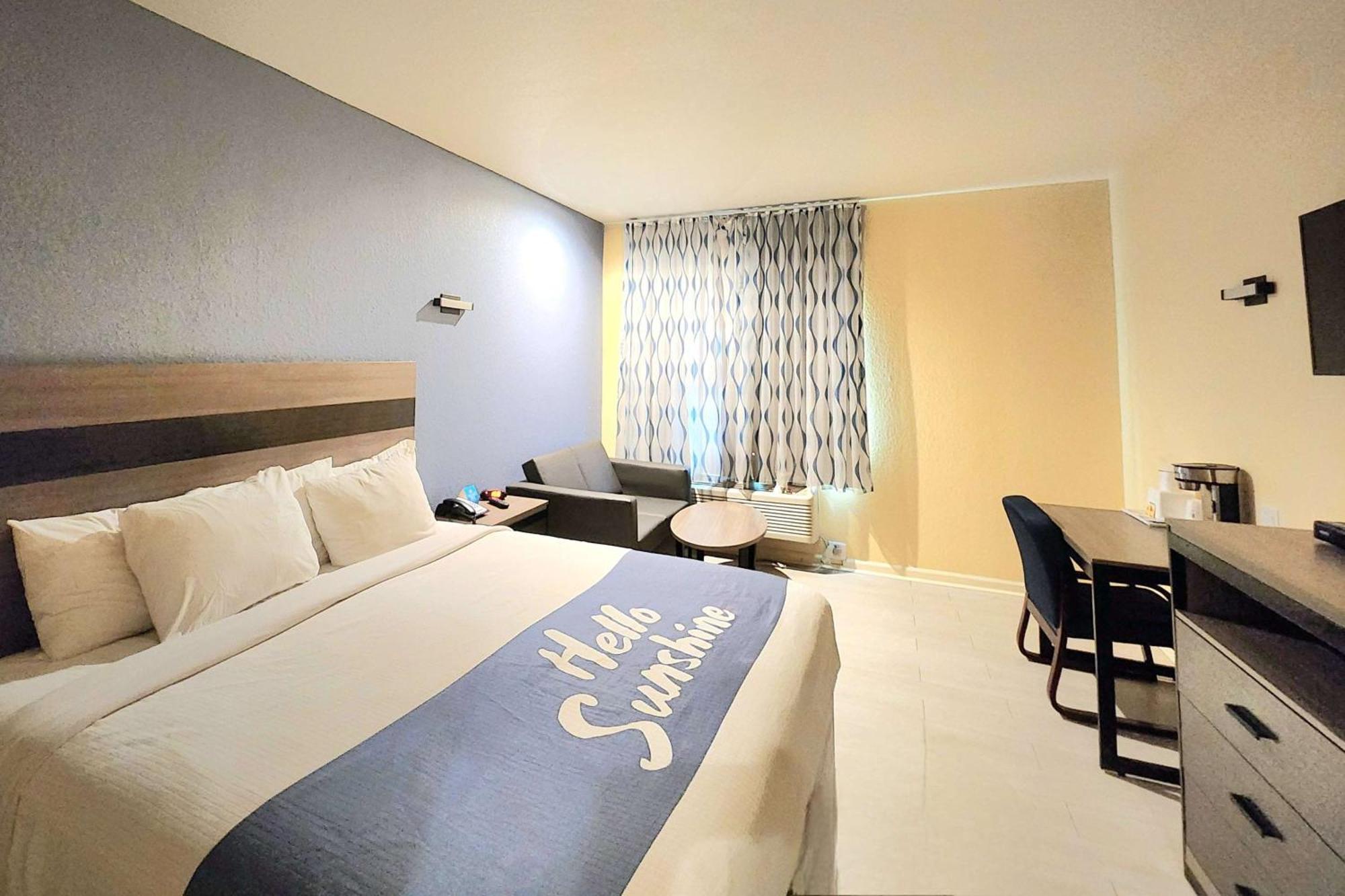 Days Inn By Wyndham Freeport Buitenkant foto