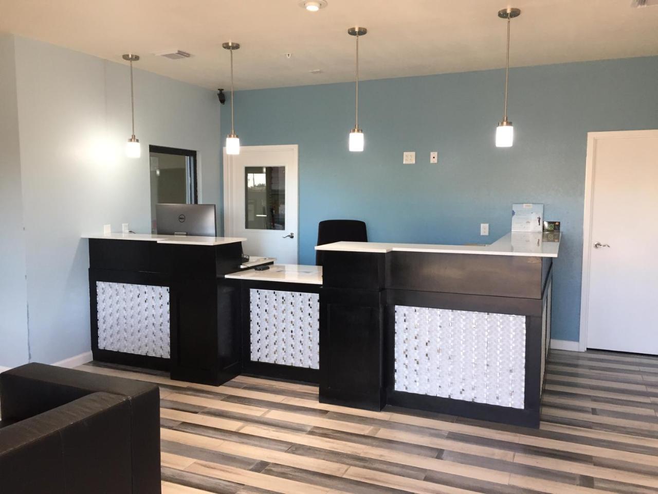Days Inn By Wyndham Freeport Buitenkant foto