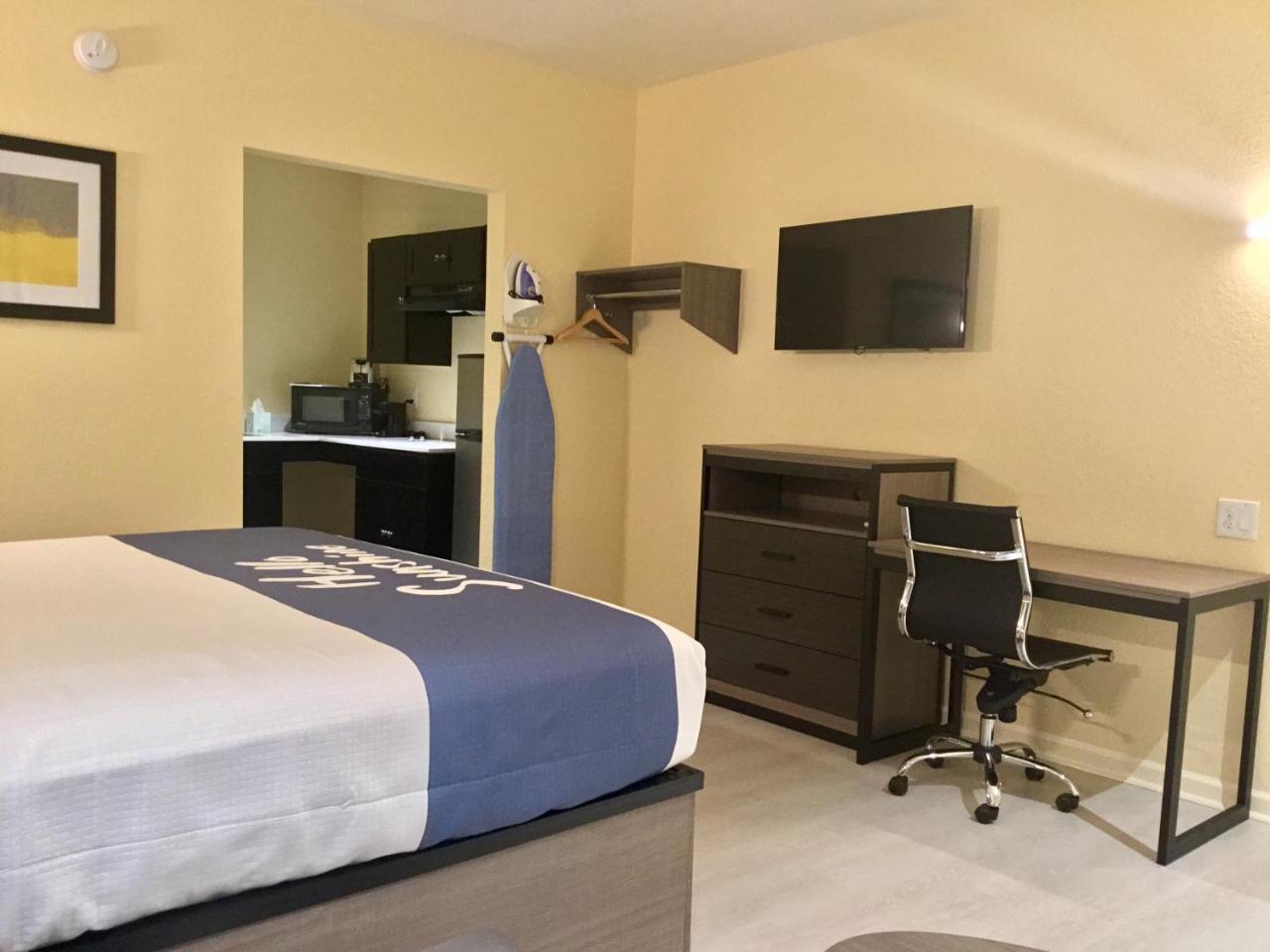 Days Inn By Wyndham Freeport Buitenkant foto