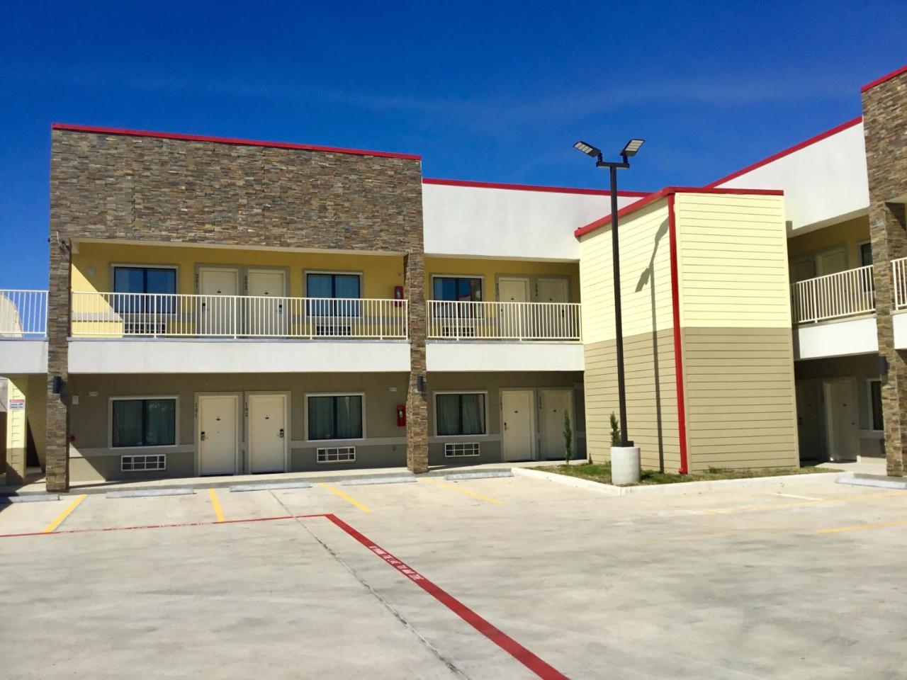 Days Inn By Wyndham Freeport Buitenkant foto