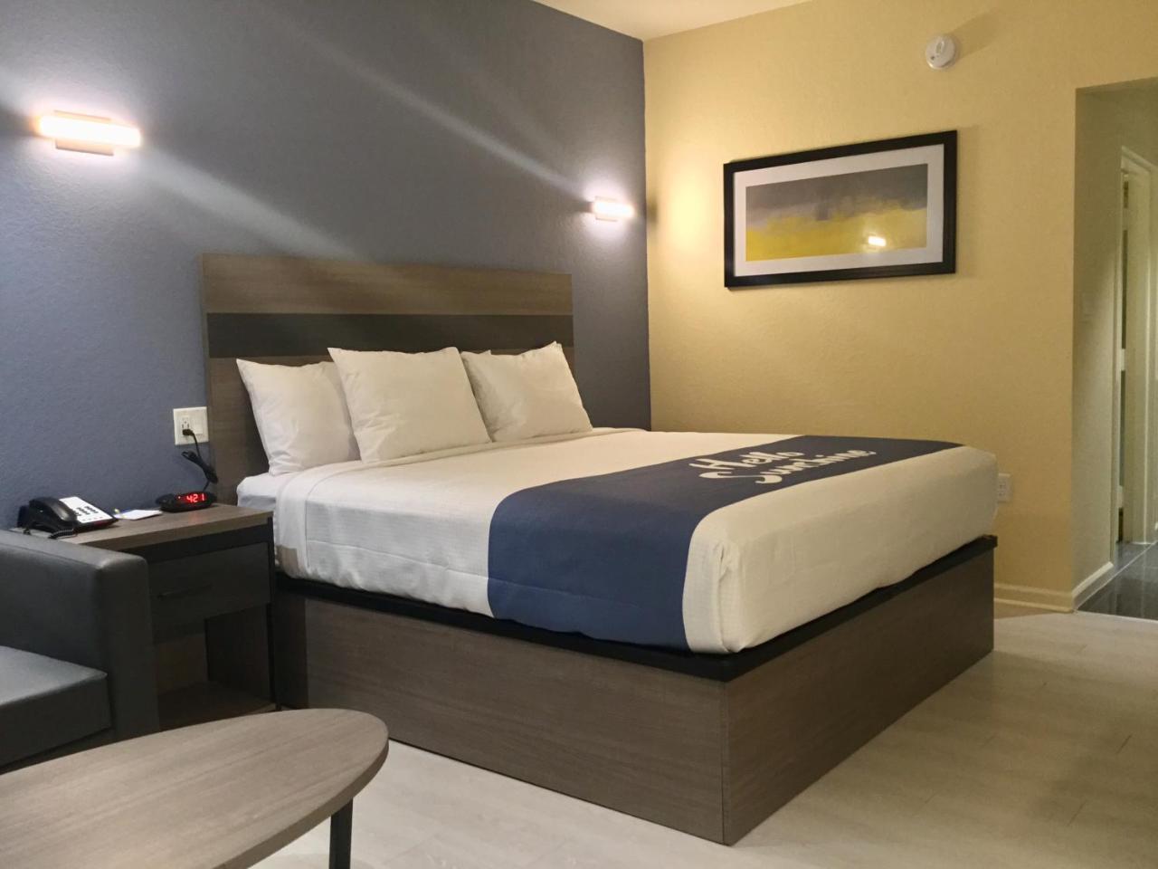 Days Inn By Wyndham Freeport Buitenkant foto