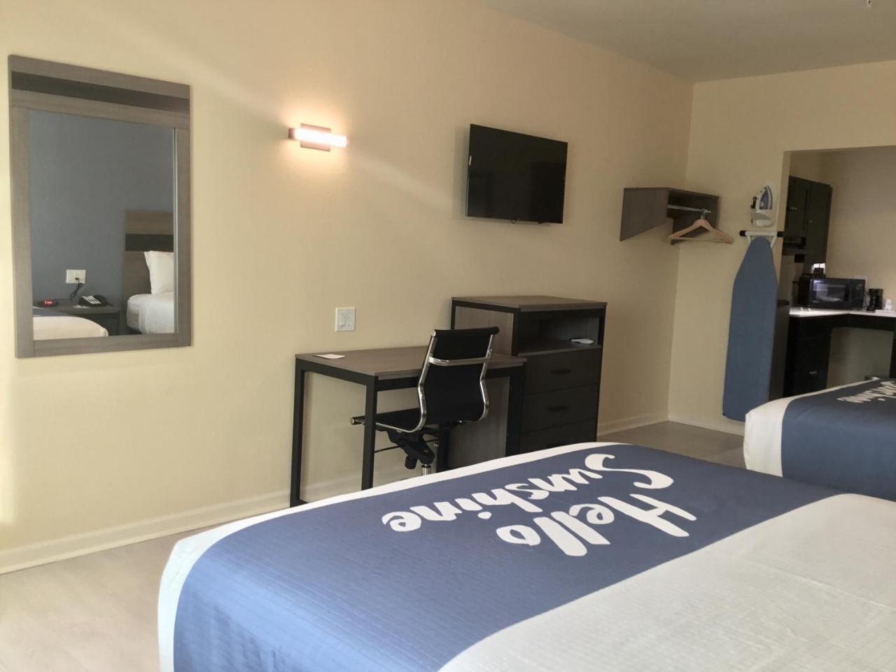 Days Inn By Wyndham Freeport Buitenkant foto