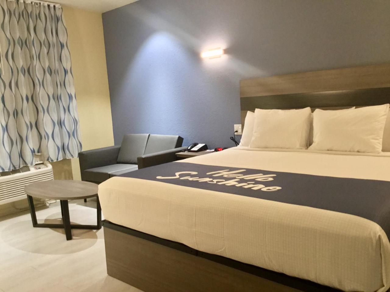 Days Inn By Wyndham Freeport Buitenkant foto