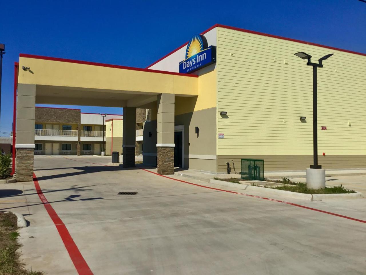 Days Inn By Wyndham Freeport Buitenkant foto